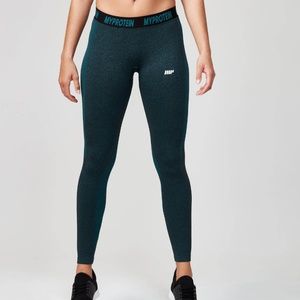 MYPROTEIN SEAMLESS GREEN LEGGINGS